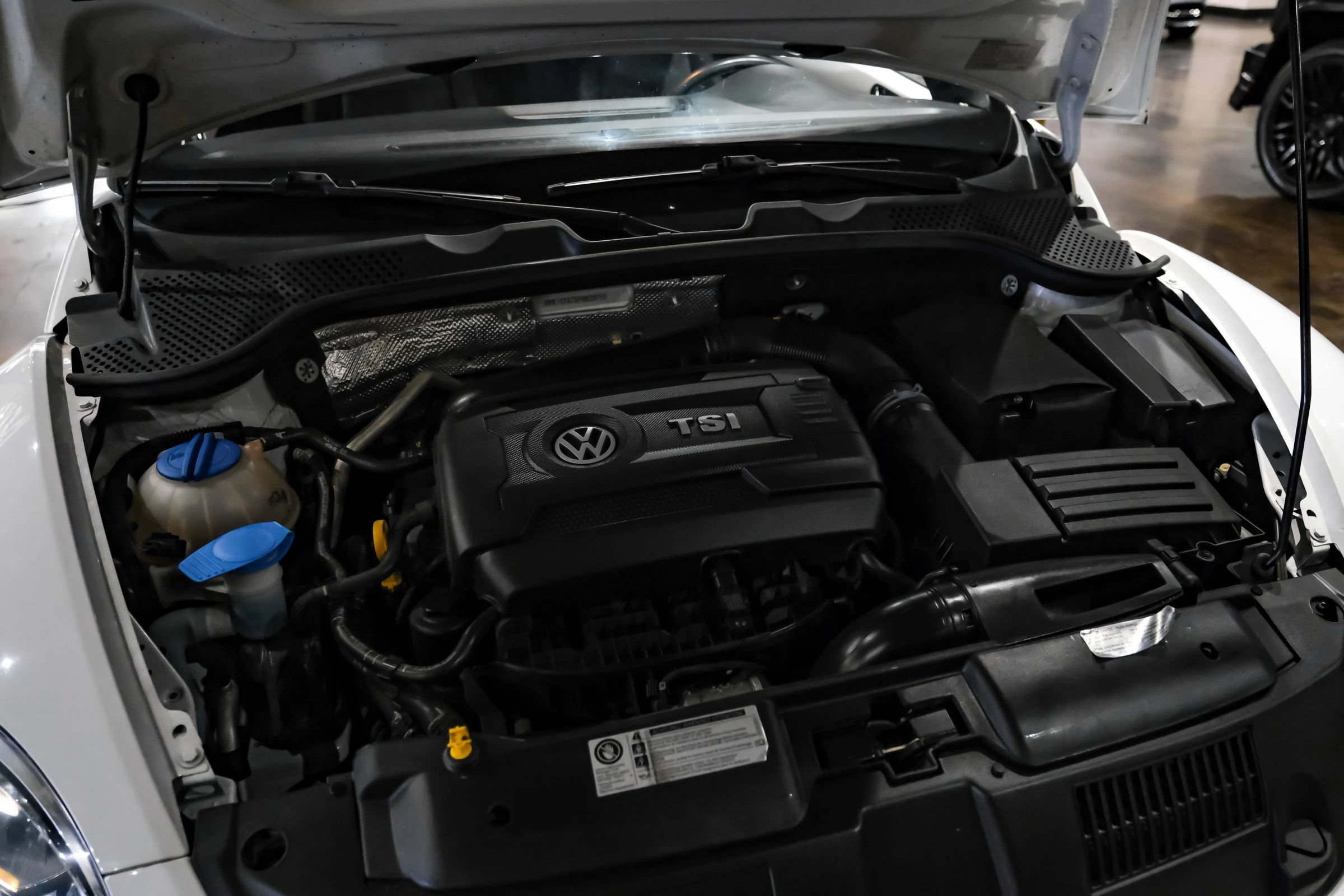 Used 2015 Volkswagen Beetle 1.8T FWD image 28