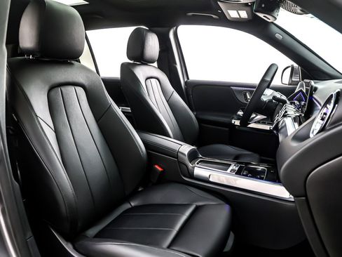 New 2026 Mercedes-Benz GLB 250 image 7