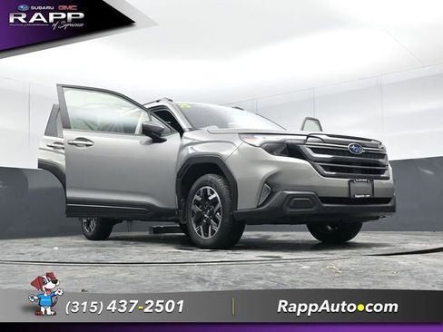 Used 2025 Subaru Forester Premium image 32