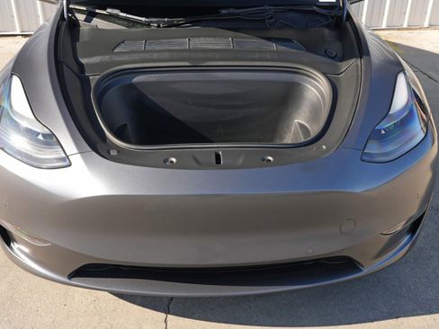 Used 2022 Tesla Model Y Performance image 8