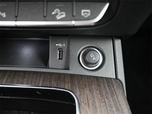 Used 2025 Audi Q5 2.0T Premium image 23