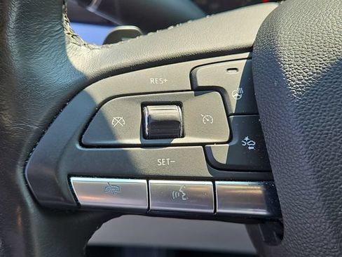 Certified 2022 Cadillac XT4 Luxury w/ Cold Weather Package FWD image 11