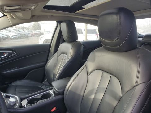 Used 2016 Chrysler 200 C w/ Navigation & Sound Group I image 10