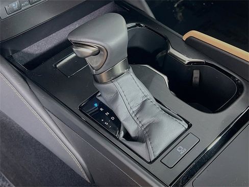 Used 2025 Lexus ES 350 w/ Premium Package image 23