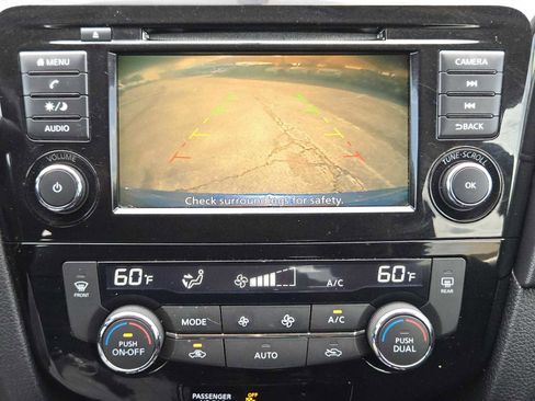 Used 2018 Nissan Rogue SV FWD image 19