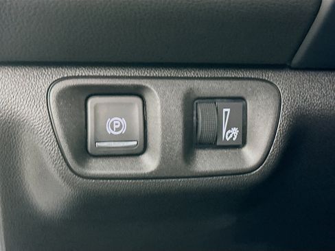 Used 2023 GMC Acadia SLE w/ Driver Convenience Package image 16