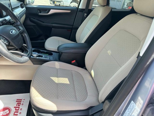 Used 2022 Ford Escape SE w/ Cold Weather Package AWD/4WD image 21