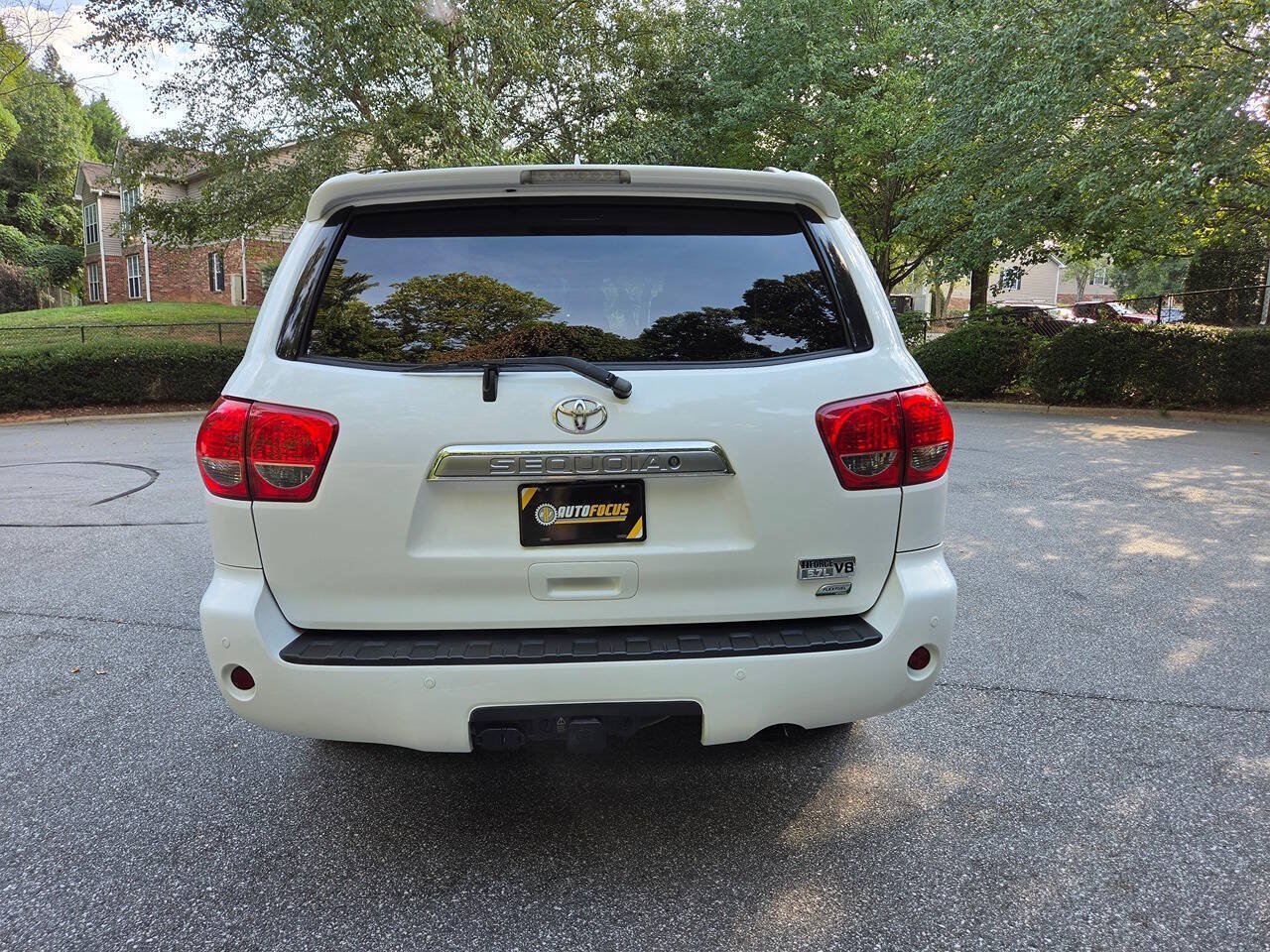 Used 2016 Toyota Sequoia Limited w/ Safety & Convenience Package AWD/4WD image 4