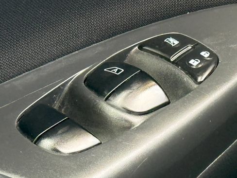 Used 2018 Nissan Sentra SV FWD image 23