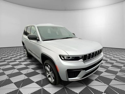 New 2026 Jeep Grand Cherokee Limited AWD/4WD image 3
