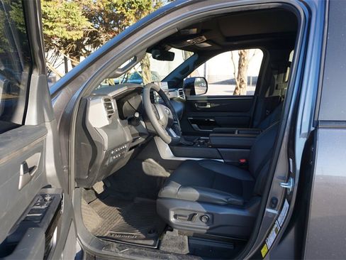 Used 2025 Toyota Tundra Limited image 2