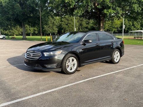 Used 2014 Ford Taurus SEL FWD image 1