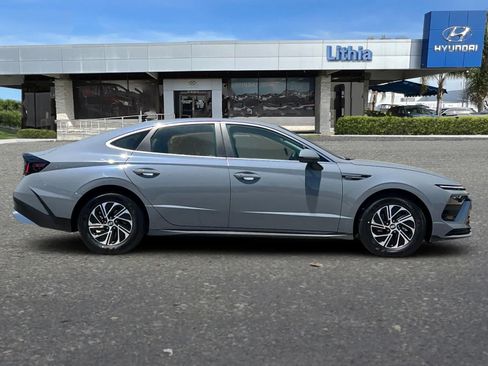 New 2026 Hyundai Sonata Blue FWD image 9