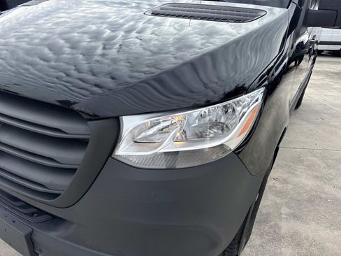 Used 2025 Mercedes-Benz Sprinter 2500 image 16