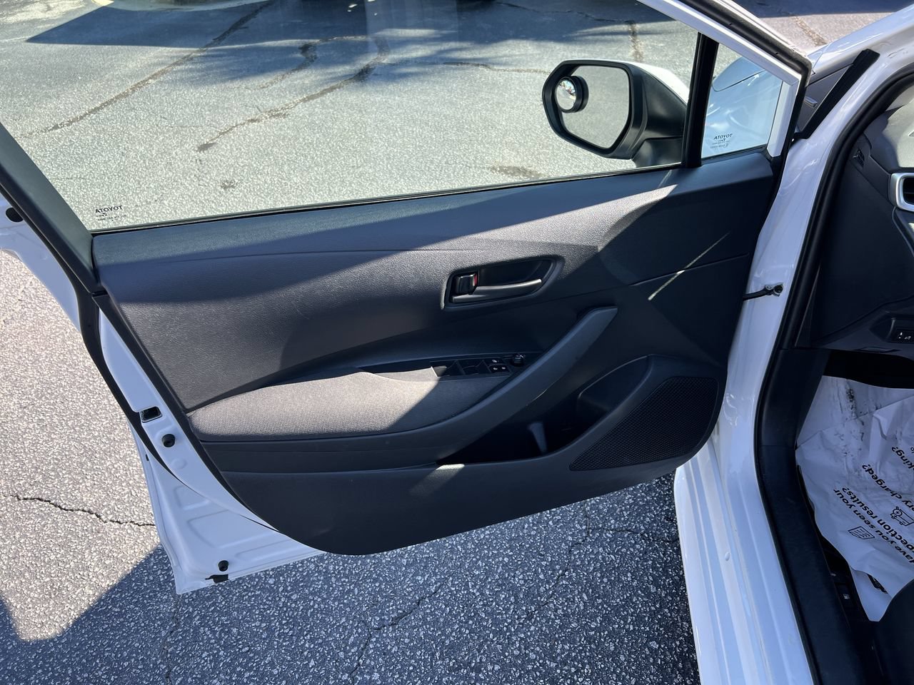 Used 2024 Toyota Corolla LE FWD image 14