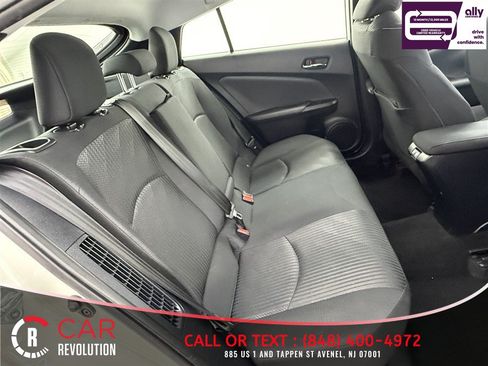 Used 2020 Toyota Prius Prime LE FWD image 30