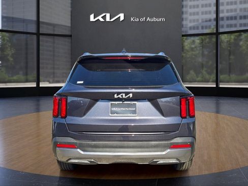 Used 2025 Kia Sorento S w/ Panoramic Sunroof Package FWD image 13