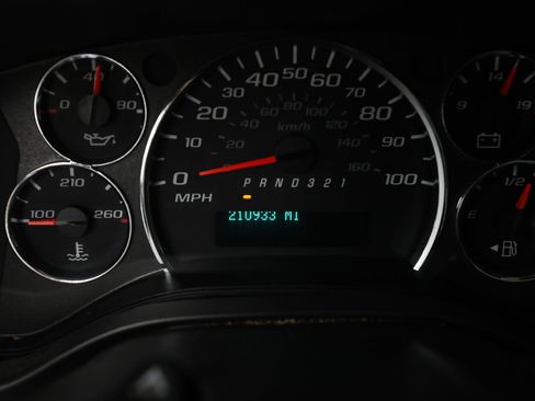 Used 2014 Chevrolet Express 1500 image 19