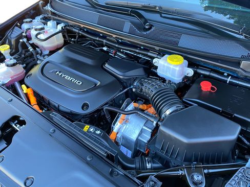 Used 2023 Chrysler Pacifica Pinnacle image 14