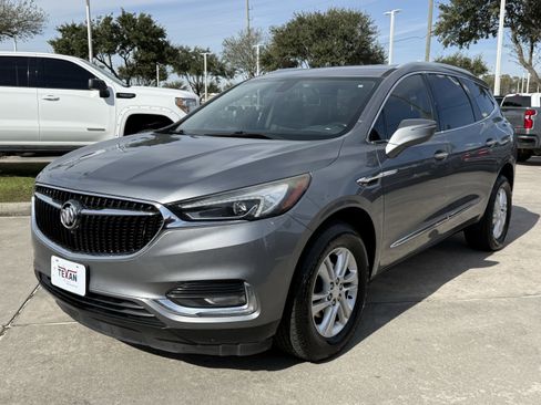 Used 2018 Buick Enclave Essence image 9