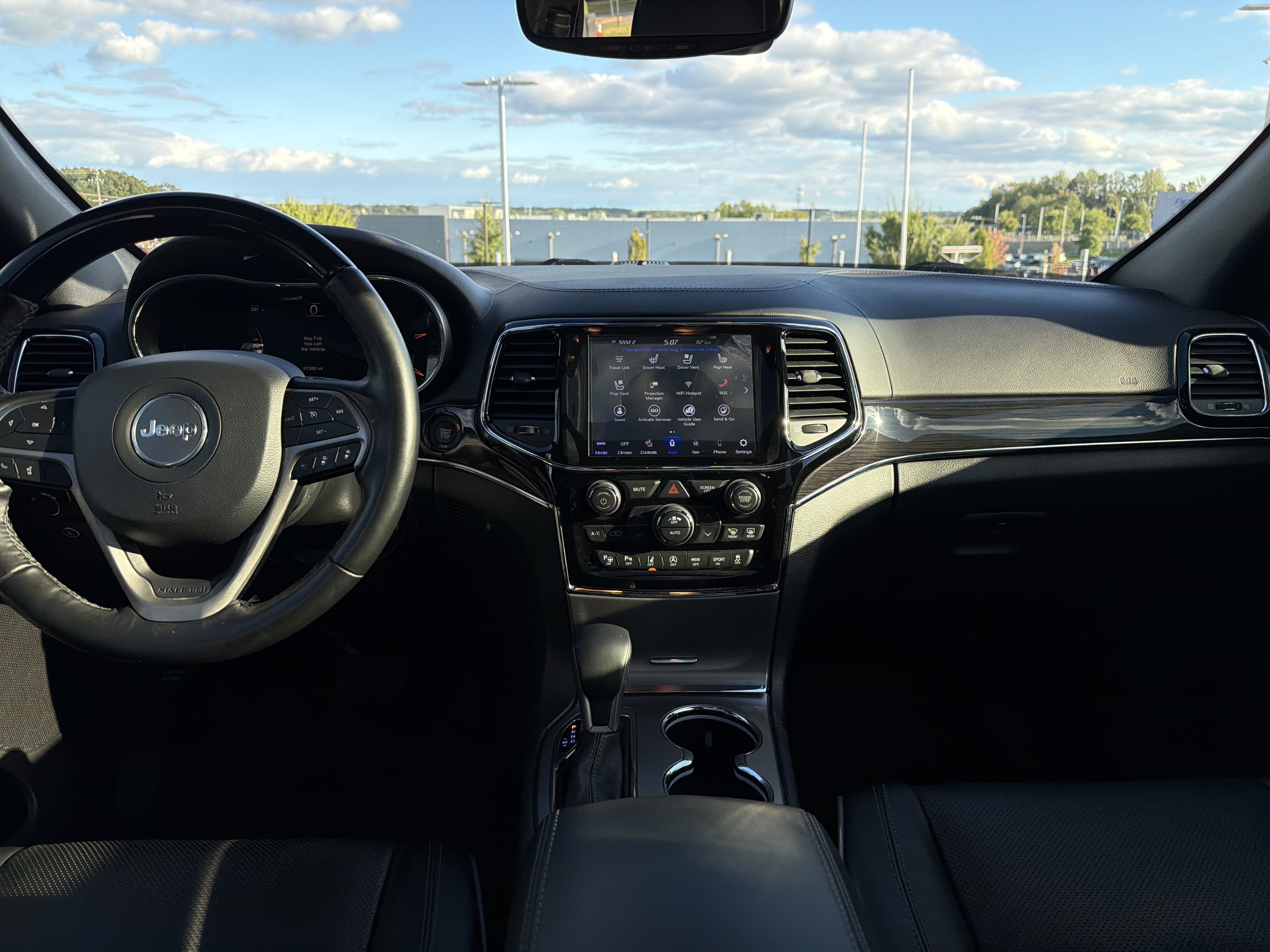 Used 2020 Jeep Grand Cherokee Overland AWD/4WD image 29