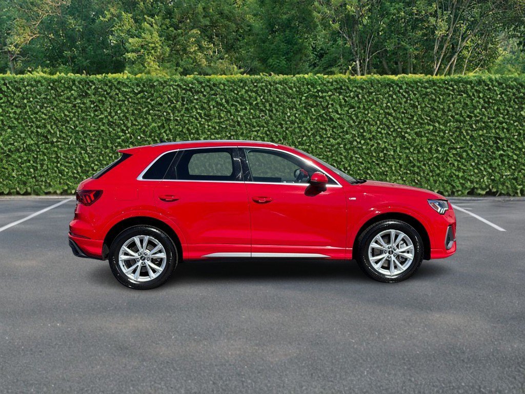 Used 2025 Audi Q3 2.0T Premium AWD/4WD image 2