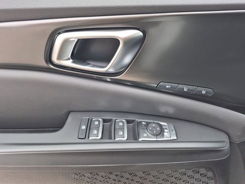 New 2026 Kia Carnival SX FWD image 7