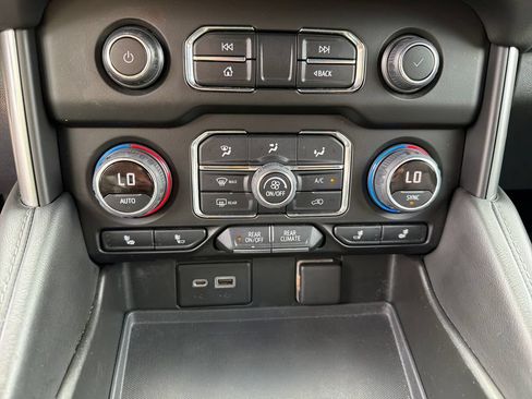 Used 2022 Chevrolet Tahoe LT RWD image 28