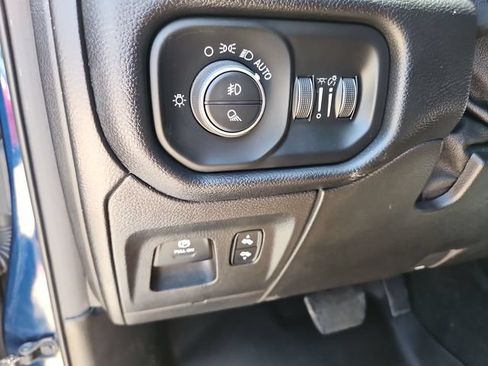 Used 2020 RAM 1500 Laramie AWD/4WD image 17
