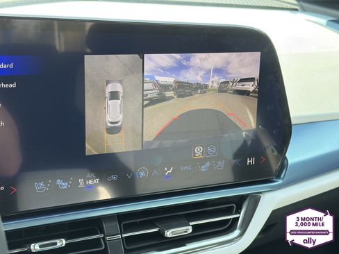 Used 2026 Chevrolet Equinox EV LT w/ Convenience Package II FWD image 22