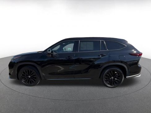 Used 2025 Toyota Highlander XSE AWD/4WD image 9
