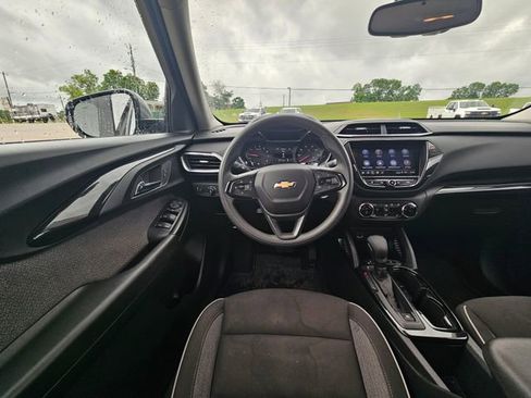 Used 2023 Chevrolet TrailBlazer LT w/ Convenience Package AWD/4WD image 13