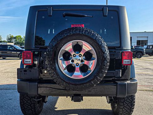 Used 2016 Jeep Wrangler Sahara w/ Dual Top Group AWD/4WD image 5