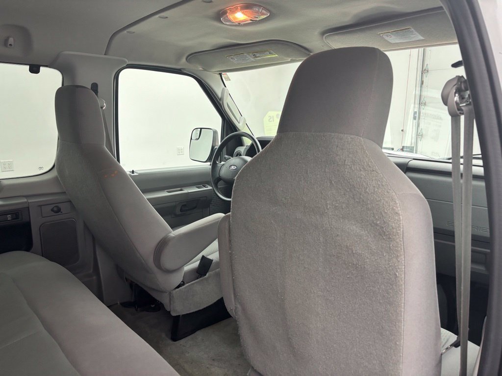 Used 2011 Ford E-350 and Econoline 350 XLT RWD image 32