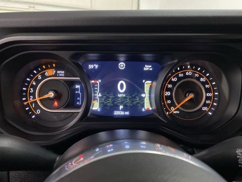 Used 2025 Jeep Wrangler Unlimited Sahara AWD/4WD image 27