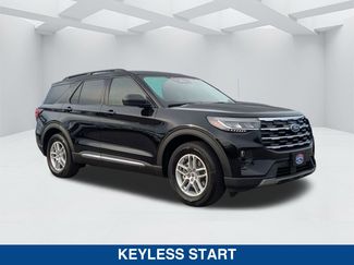 New 2025 Ford Explorer Active w/ Active Comfort Package video 2