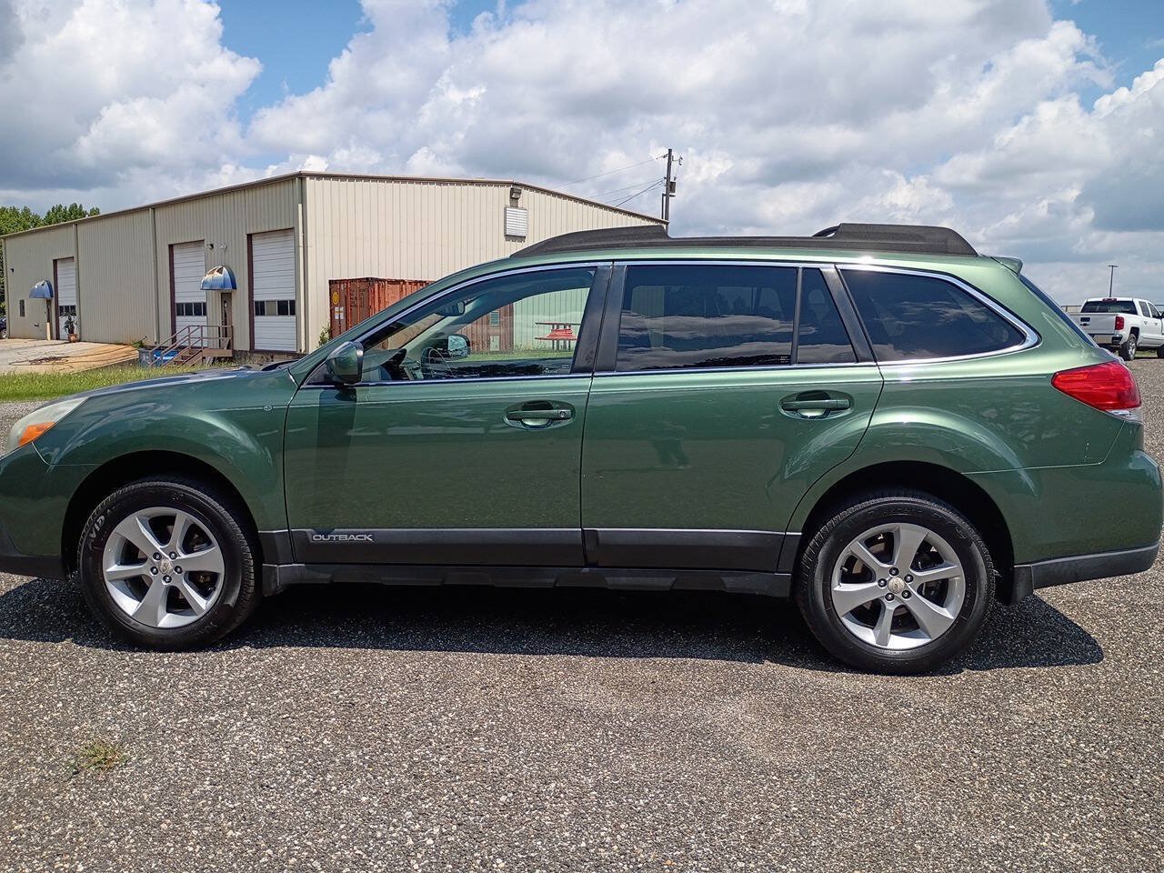 Used 2013 Subaru Outback 2.5i Premium AWD/4WD image 8