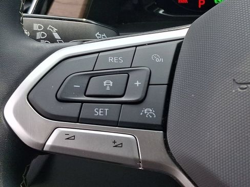 Used 2025 Volkswagen Atlas SE FWD image 22