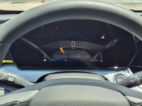 Used 2026 Chevrolet Trax LT FWD image 16