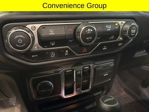 Used 2023 Jeep Gladiator Sport AWD/4WD image 9