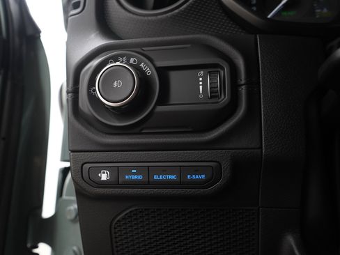 Used 2024 Jeep Wrangler Unlimited Rubicon 4xe AWD/4WD image 25
