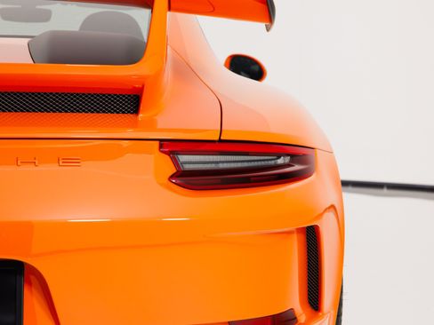 Used 2018 Porsche 911 GT3 RWD image 72