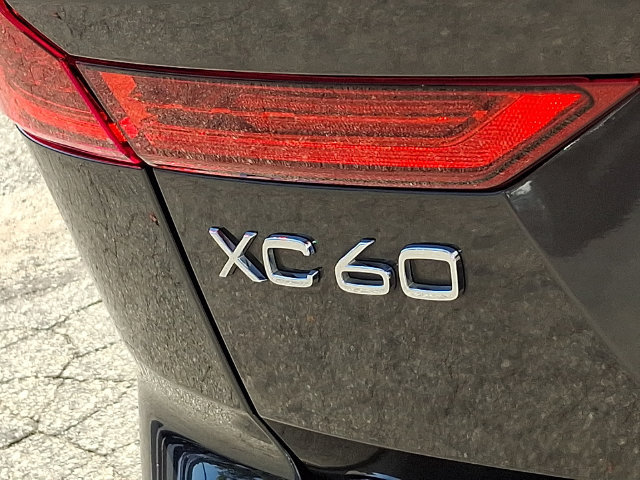 Used 2022 Volvo XC60 B5 Inscription w/ Advanced Package AWD/4WD image 32