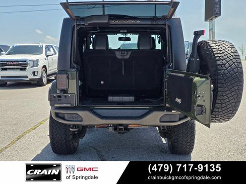 Used 2016 Jeep Wrangler Sahara AWD/4WD image 7