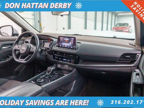 Used 2022 Nissan Rogue SV image 24