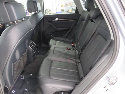 Used 2018 Audi Q5 2.0T Premium Plus w/ Premium Plus Package AWD/4WD image 14