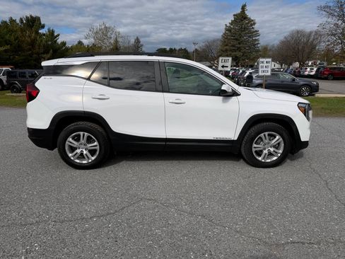 Used 2022 GMC Terrain SLE w/ Driver Convenience Package AWD/4WD image 6