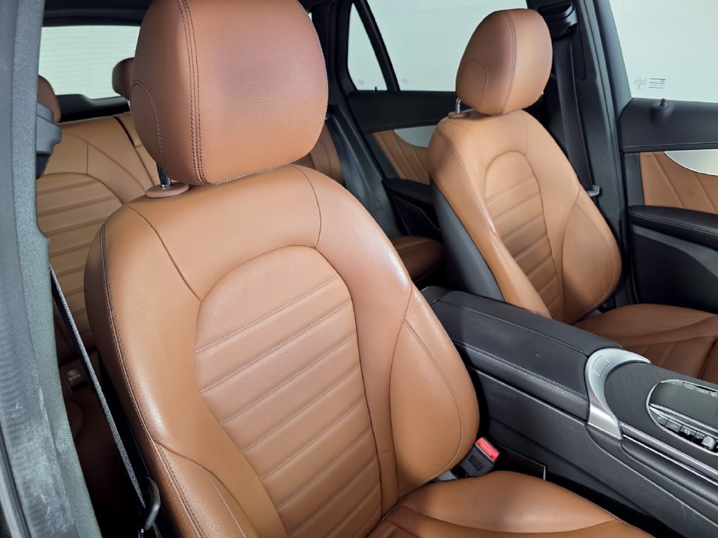 Certified 2022 Mercedes-Benz GLC 43 AMG 4MATIC image 30