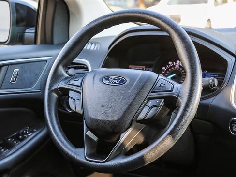 Used 2023 Ford Edge SE w/ Black Appearance Package image 15