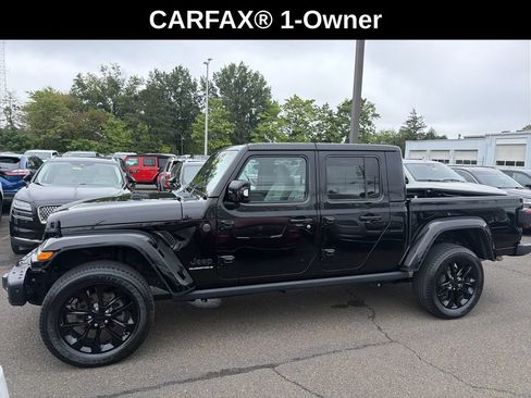 Used 2023 Jeep Gladiator Overland AWD/4WD image 2